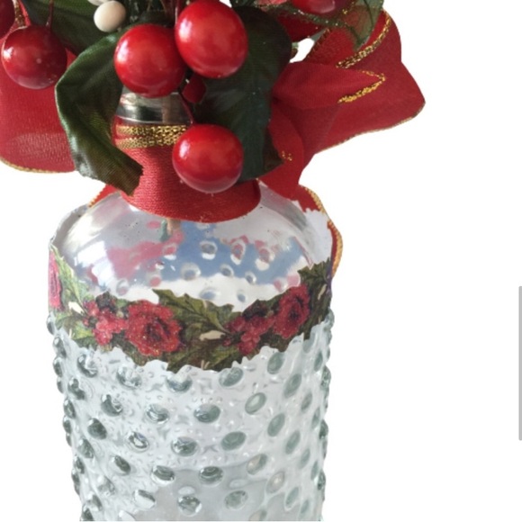 HAND CRAFTED Holiday Decor Faux Foliage Gold Butterfly and Pinecone Accent NEW - Picture 6 of 13